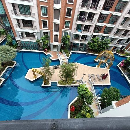 Espana Condo By Som Jomtien Beach Exterior photo