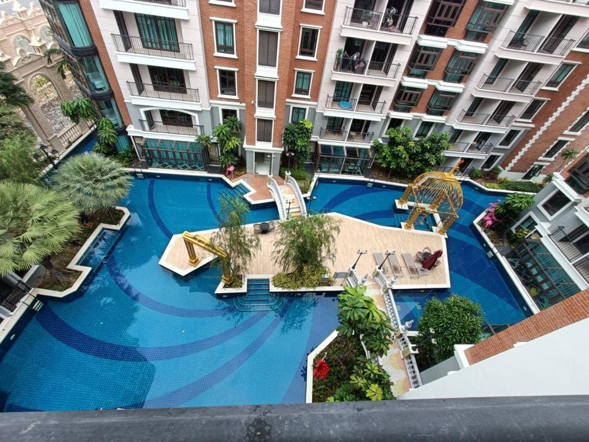 Espana Condo By Som Jomtien Beach Exterior photo